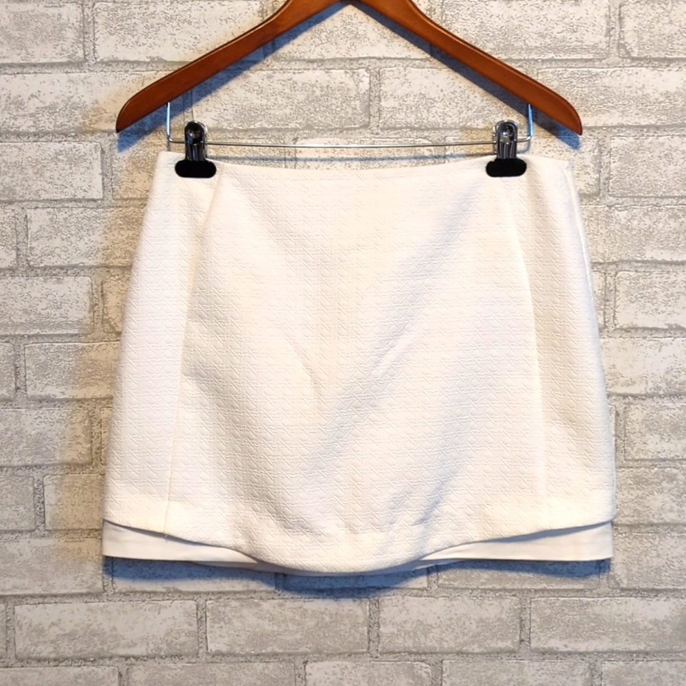 Elegant White Women's Skirt